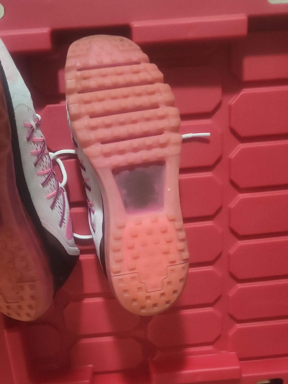 Nike Women’s Pink and White Air Max Running Shoes - Picture 7 of 9